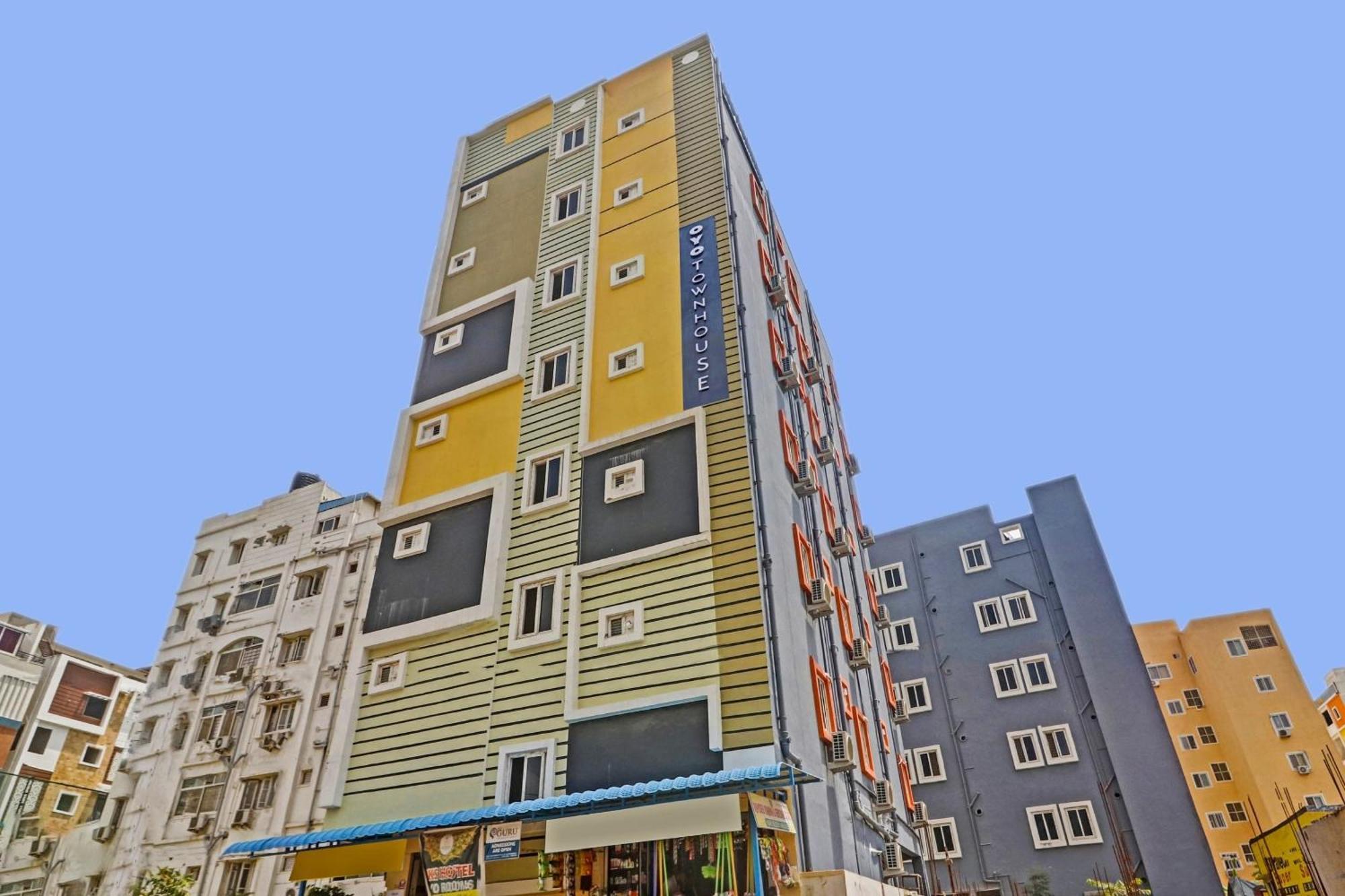 Super Townhouse Hitech City Madhapur Esterno foto